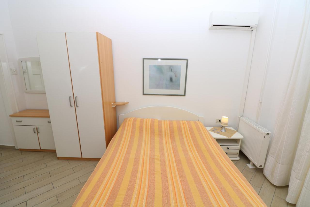 Studio Apartments Cavrak With Terrace Башка Экстерьер фото