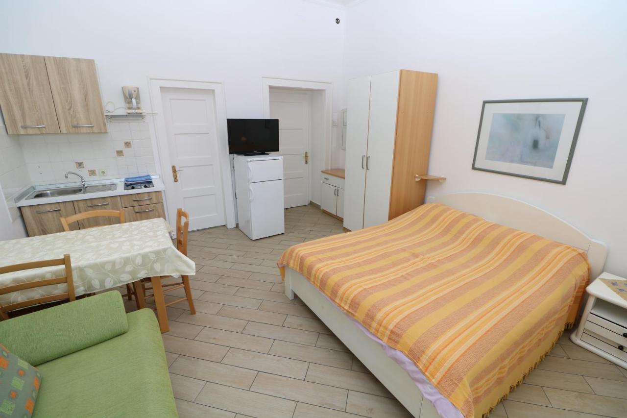 Studio Apartments Cavrak With Terrace Башка Экстерьер фото