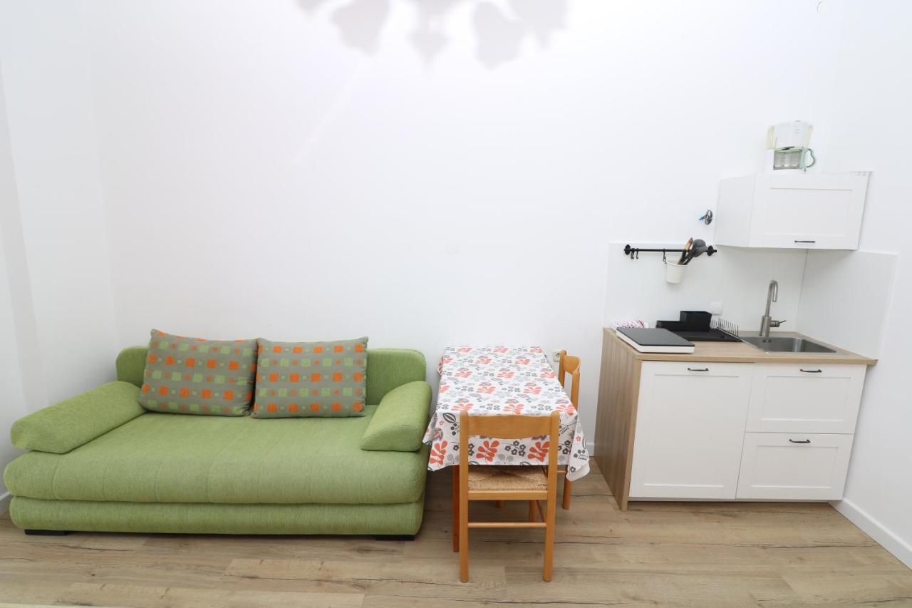 Studio Apartments Cavrak With Terrace Башка Экстерьер фото