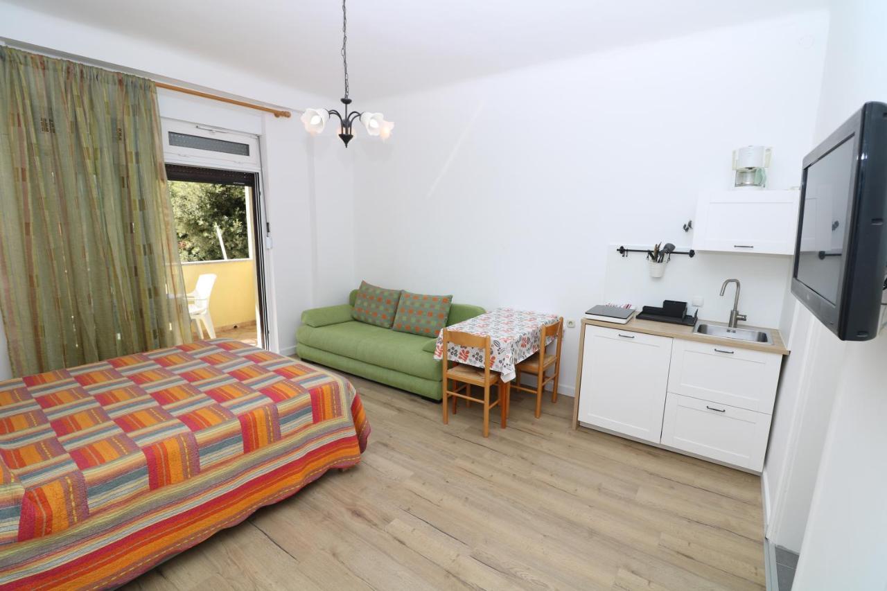 Studio Apartments Cavrak With Terrace Башка Экстерьер фото