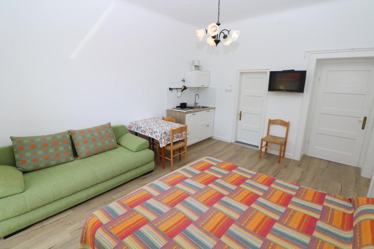 Studio Apartments Cavrak With Terrace Башка Экстерьер фото