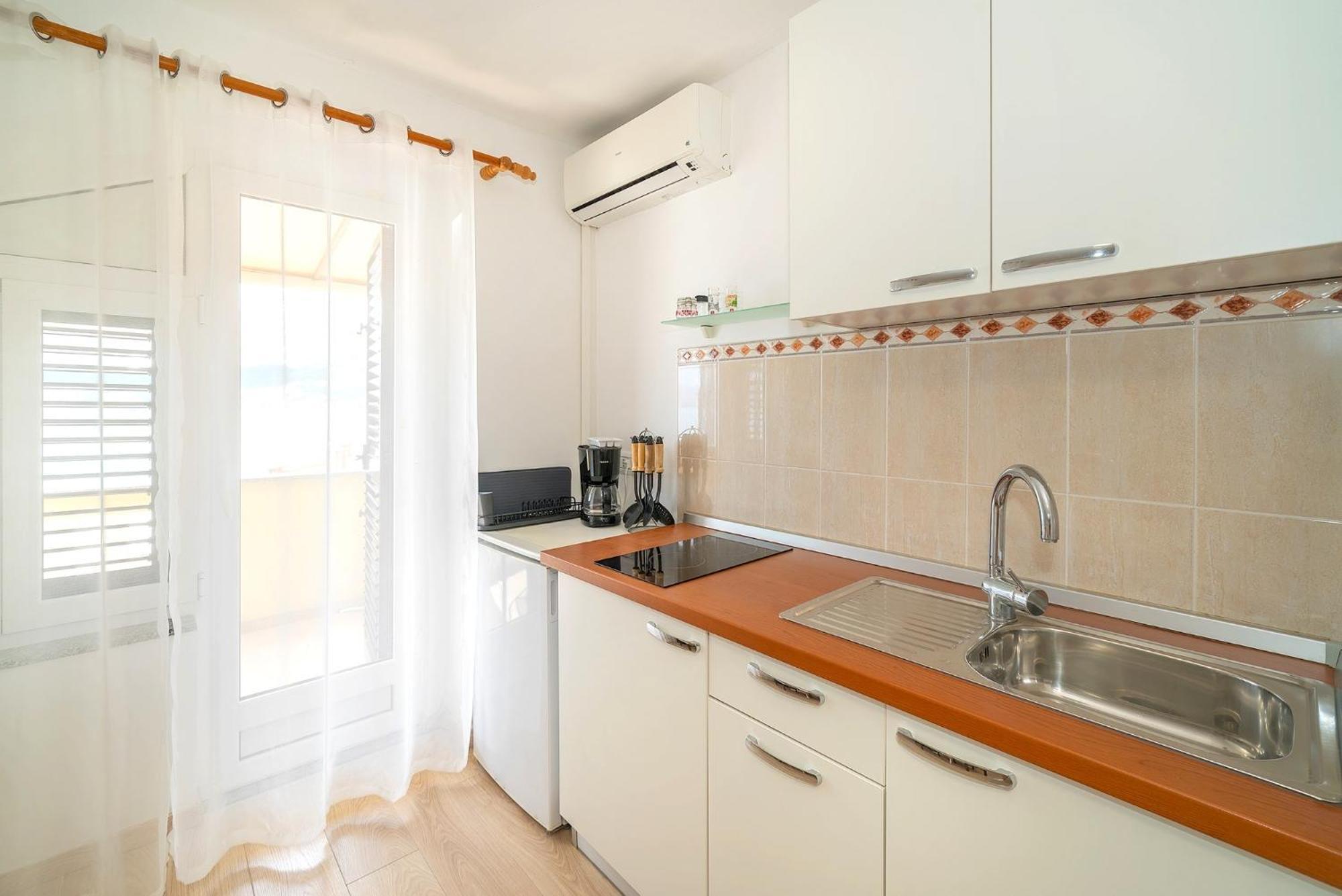 Studio Apartments Cavrak With Terrace Башка Экстерьер фото