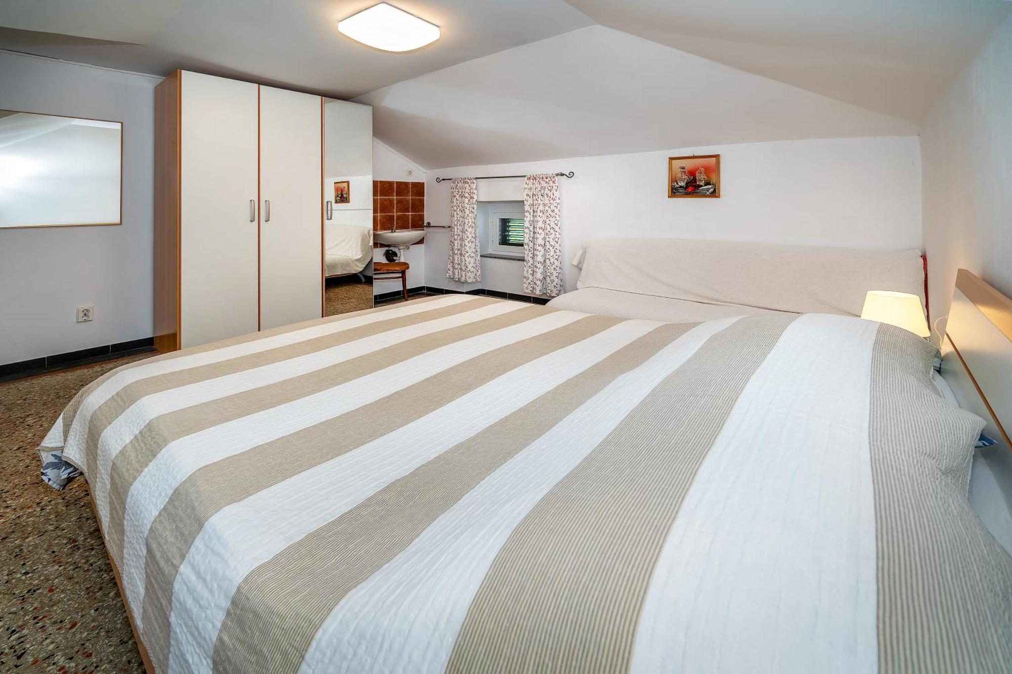 Studio Apartments Cavrak With Terrace Башка Экстерьер фото